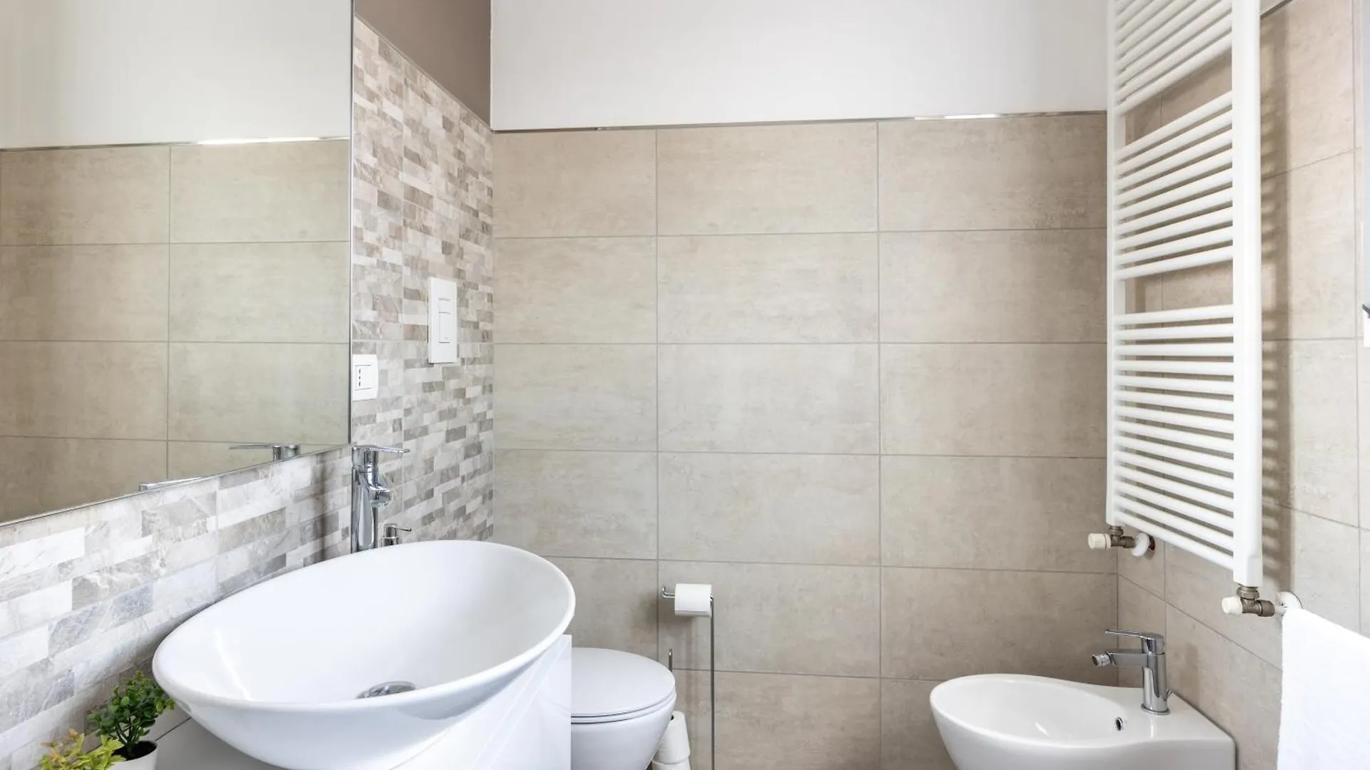 Bocconi'S Nest - Close To Duomo With Terrace Milán Apartamento