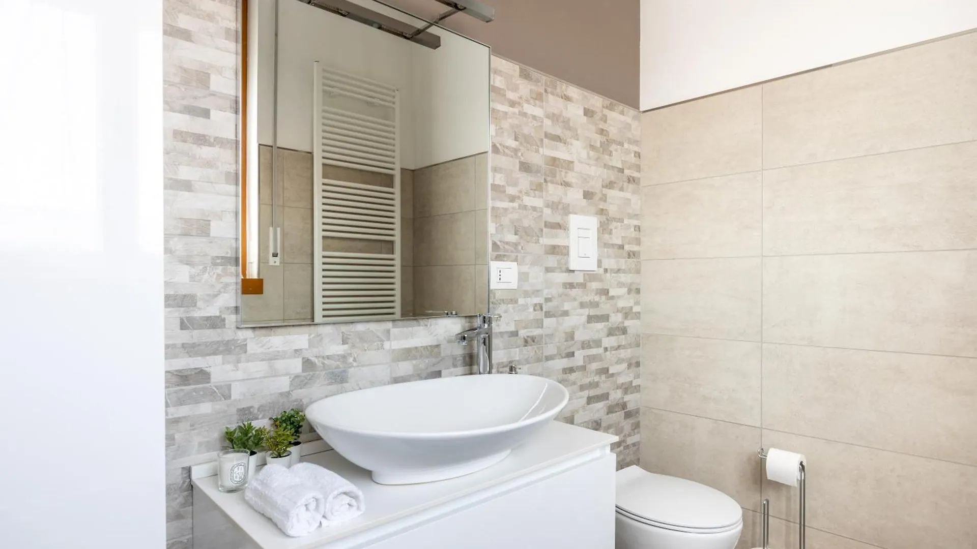 Bocconi'S Nest - Close To Duomo With Terrace Milán Apartamento