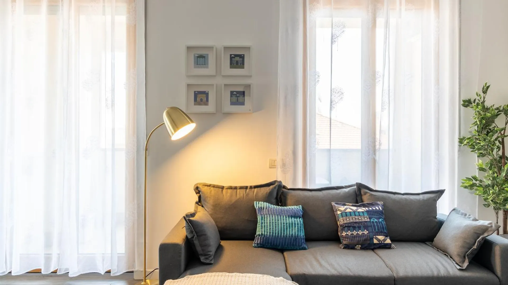 Bocconi'S Nest - Close To Duomo With Terrace Milán Apartamento